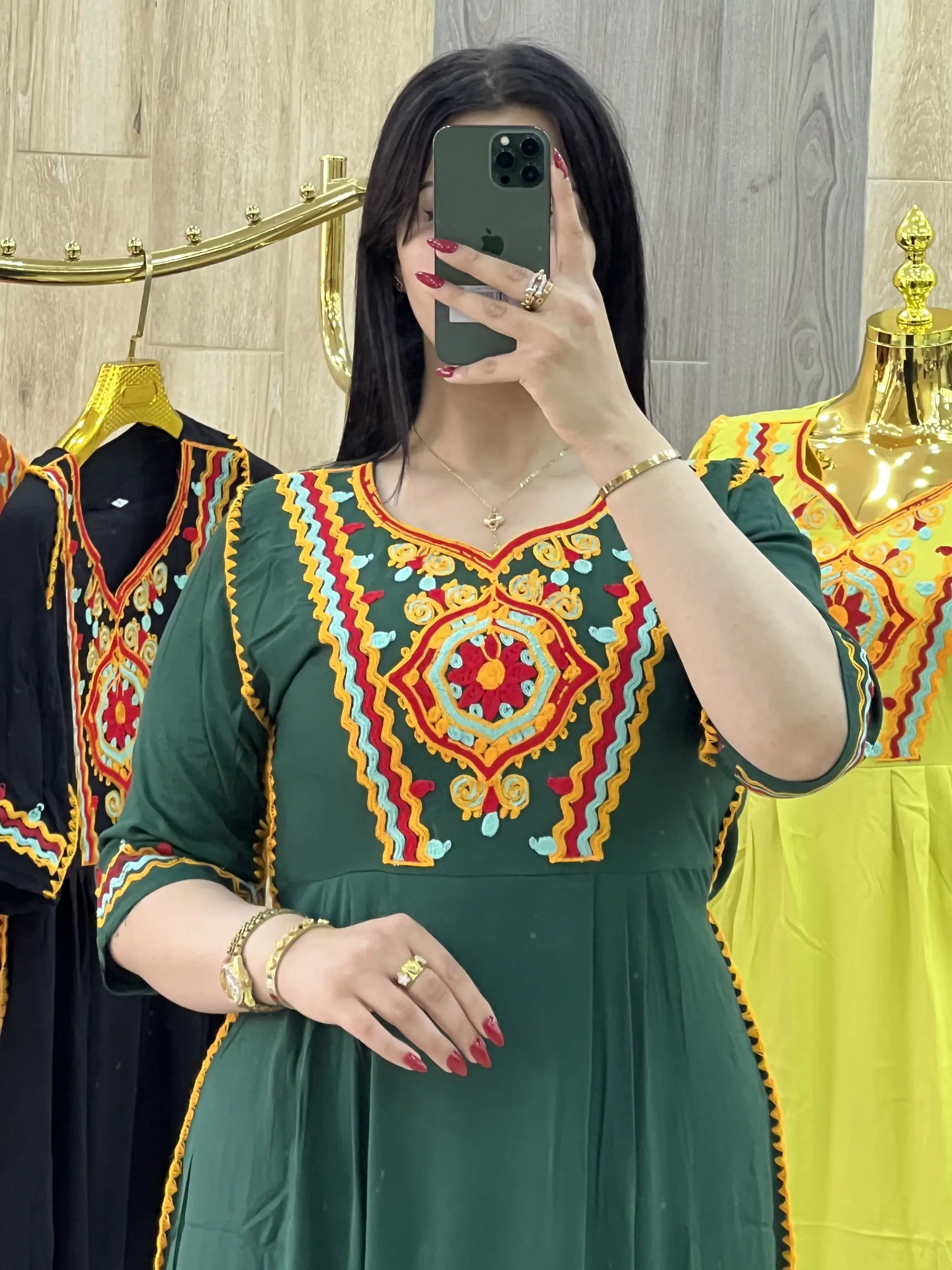 قندورة لينا